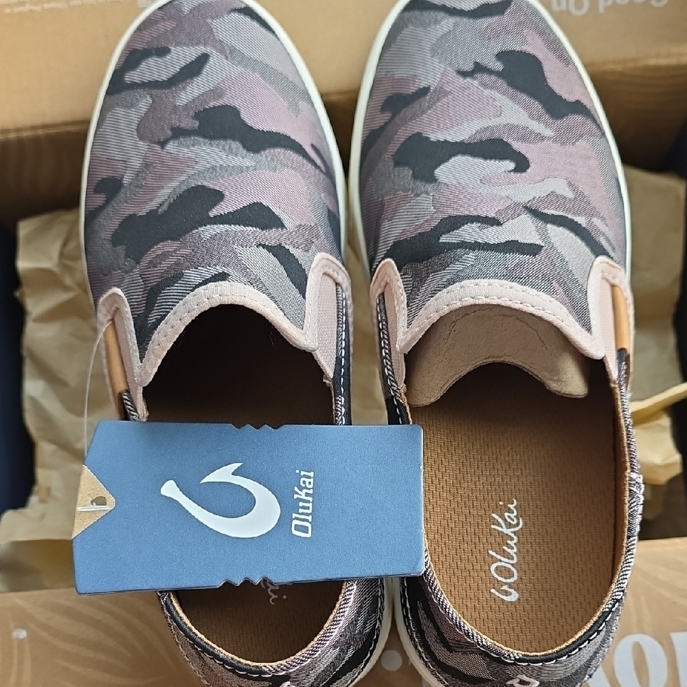 OluKai Camouflage Slip-On Sneakers - Picture 4 of 7